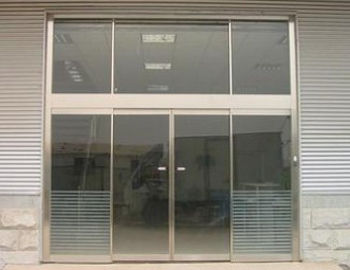 不銹鋼玻璃自動(dòng)感應(yīng)門(mén) 不銹鋼玻璃自動(dòng)感應(yīng)門(mén)